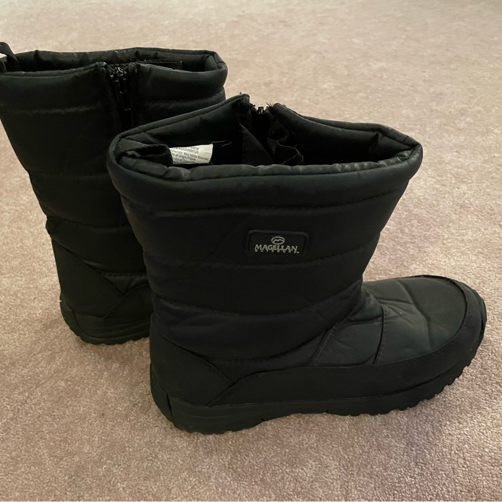 Mens 12 Magellan Outdoors insulated zip up lined slip on water proof Snow Boots